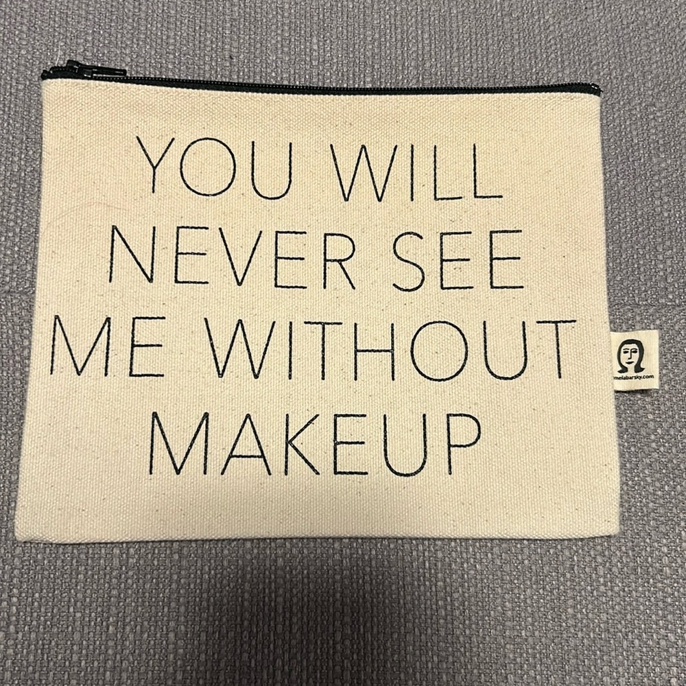 Pamela Barsky make up
Travel bag